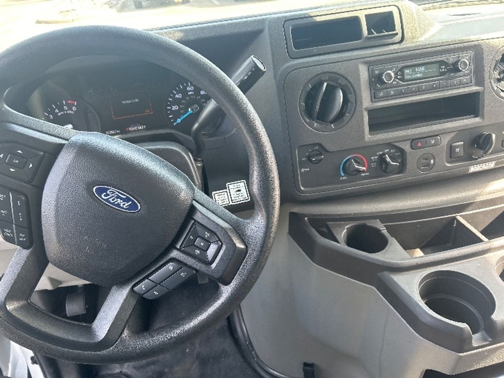 Light Duty Box Truck-Light and Medium Duty Trucks-Ford-2021-E350-Garland-TX-92,402\n\t\tmiles-$ 32,250 - Image 18