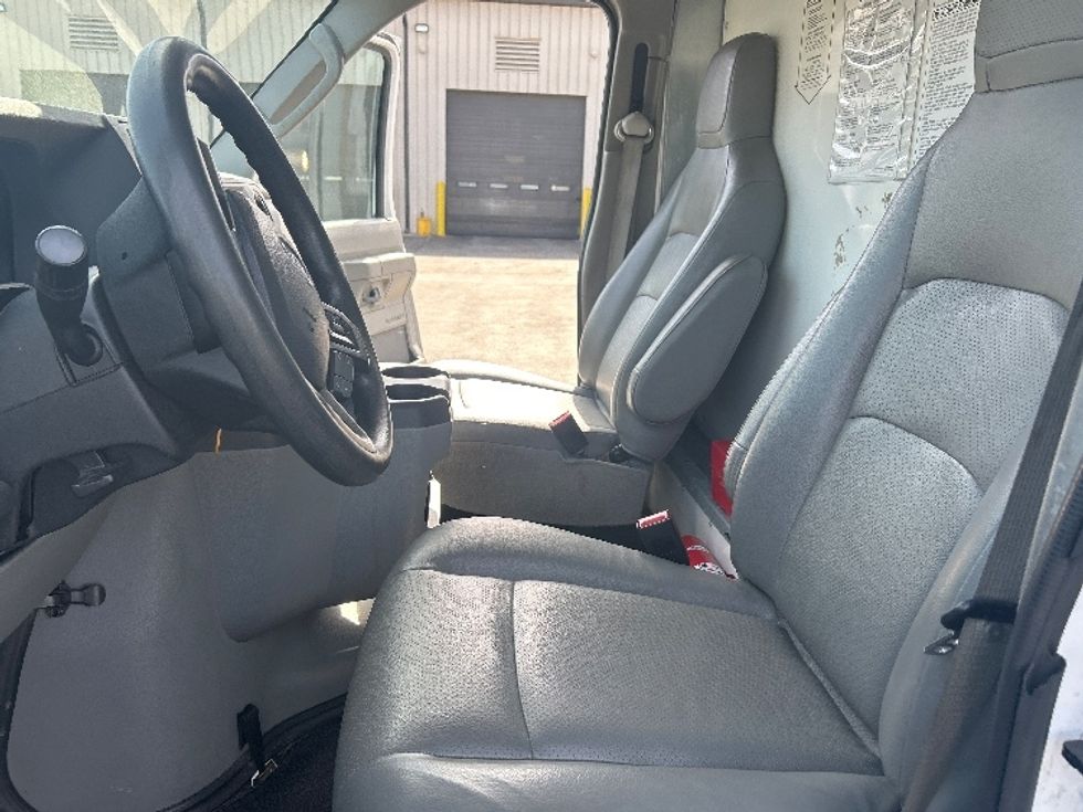 Light Duty Box Truck-Light and Medium Duty Trucks-Ford-2021-E350-Garland-TX-92,402\n\t\tmiles-$ 32,250 - Image 19