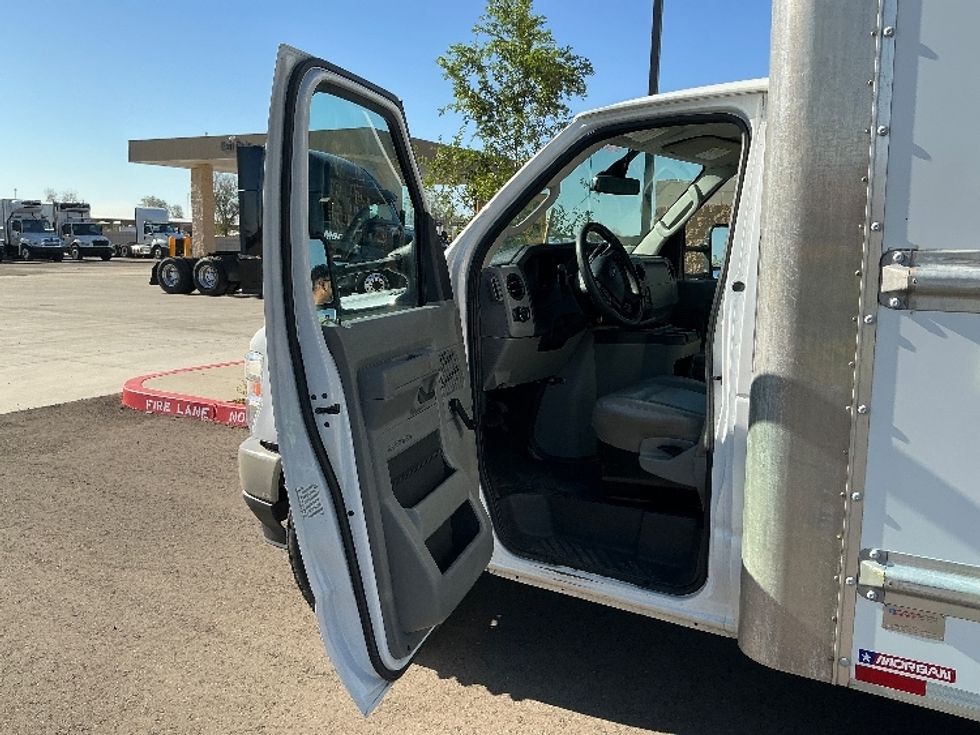 Light Duty Box Truck-Light and Medium Duty Trucks-Ford-2021-E350-Goodyear-AZ-109,533\n\t\tmiles-$ 26,500 - Image 16