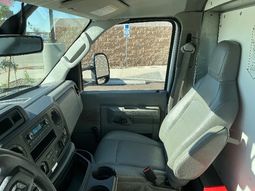 Light Duty Box Truck-Light and Medium Duty Trucks-Ford-2021-E350-Goodyear-AZ-109,533\n\t\tmiles-$ 26,500 - Image 19
