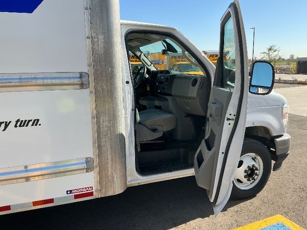 Light Duty Box Truck-Light and Medium Duty Trucks-Ford-2021-E350-Goodyear-AZ-109,533\n\t\tmiles-$ 26,500 - Image 20