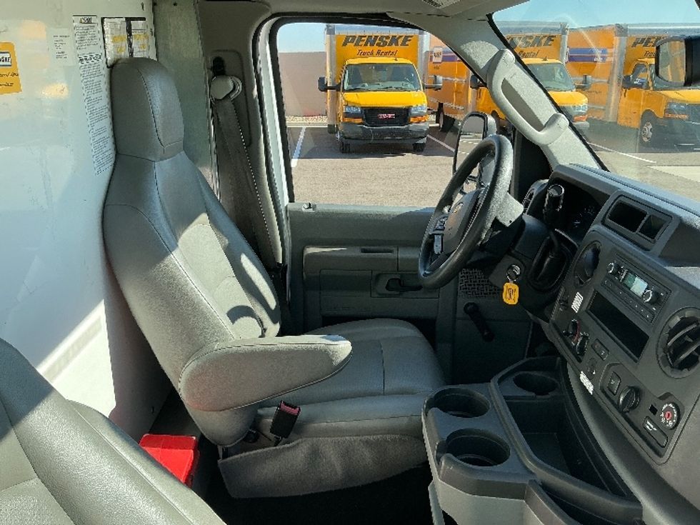 Light Duty Box Truck-Light and Medium Duty Trucks-Ford-2021-E350-Goodyear-AZ-109,533\n\t\tmiles-$ 26,500 - Image 22