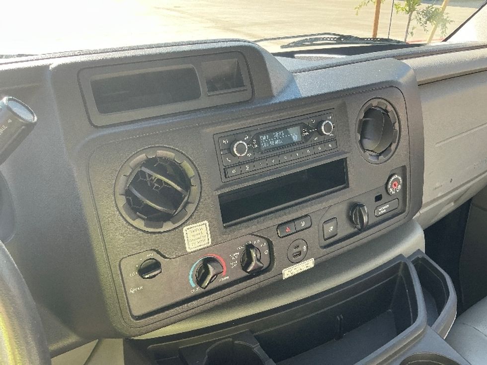 Light Duty Box Truck-Light and Medium Duty Trucks-Ford-2021-E350-Goodyear-AZ-109,533\n\t\tmiles-$ 26,500 - Image 25