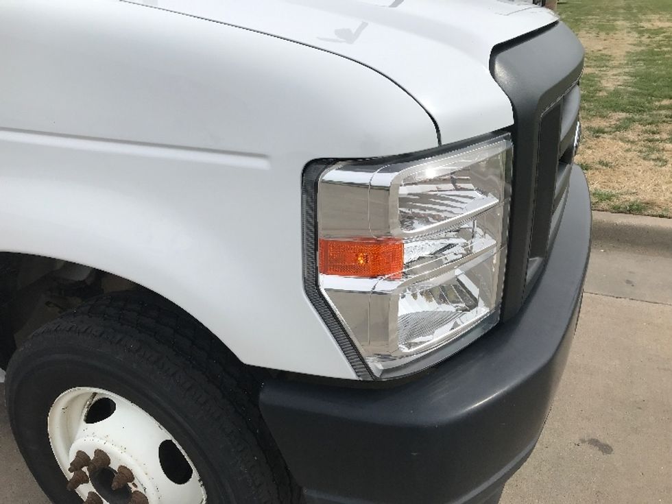 Light Duty Box Truck-Light and Medium Duty Trucks-Ford-2021-E350-Grand Junction-CO-73,230\n\t\tmiles-$ 42,750 - Image 27