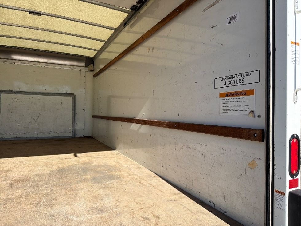 Light Duty Box Truck-Light and Medium Duty Trucks-Ford-2021-E350-Hammond-LA-82,884\n\t\tmiles-$ 32,250 - Image 11