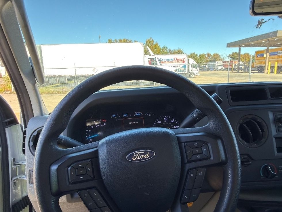Light Duty Box Truck-Light and Medium Duty Trucks-Ford-2021-E350-Hammond-LA-82,884\n\t\tmiles-$ 32,250 - Image 17