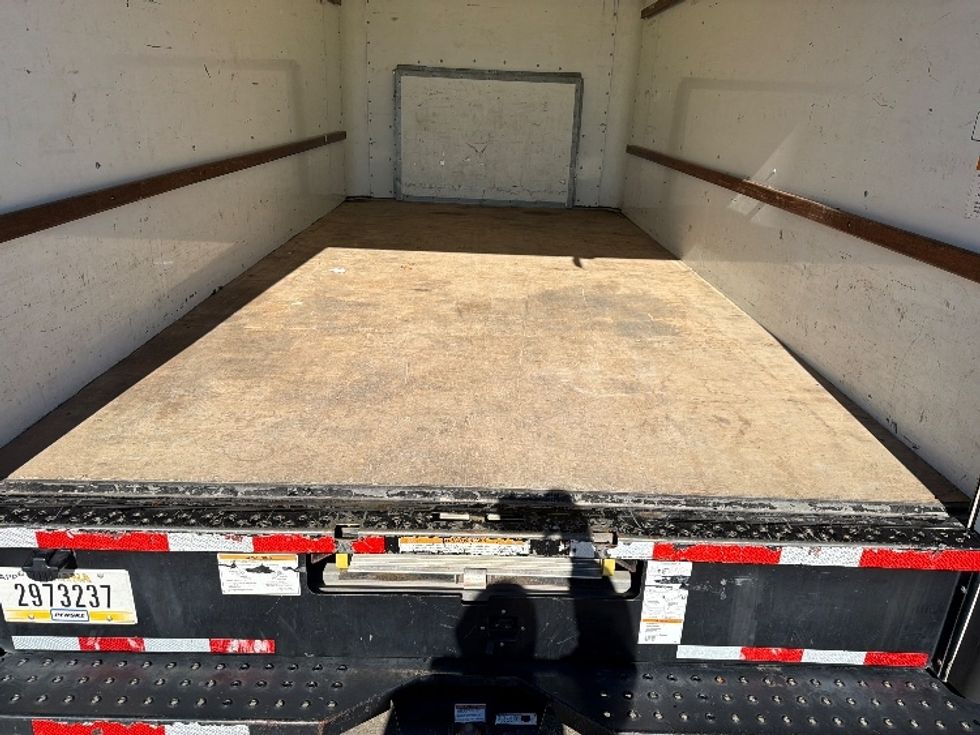 Light Duty Box Truck-Light and Medium Duty Trucks-Ford-2021-E350-Hammond-LA-82,884\n\t\tmiles-$ 32,250 - Image 9