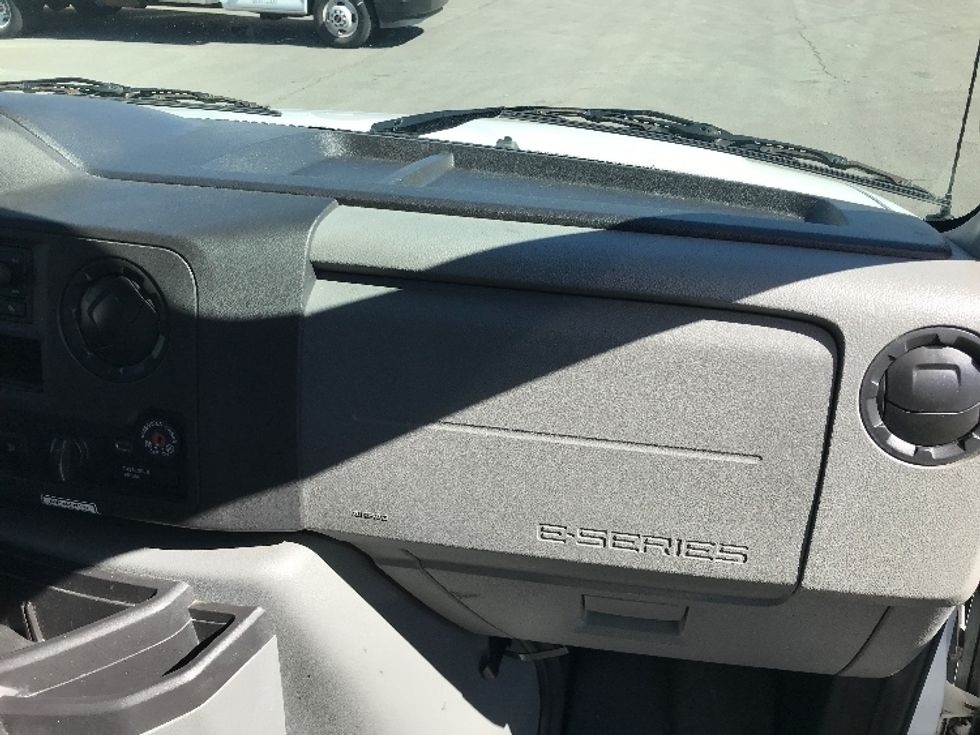 Light Duty Box Truck-Light and Medium Duty Trucks-Ford-2021-E350-Houston-TX-110,044\n\t\tmiles-$ 29,000 - Image 20