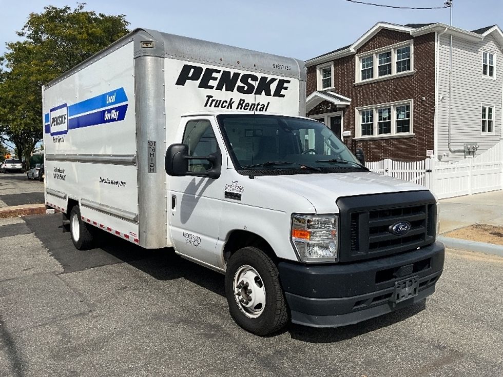 Light Duty Box Truck-Light and Medium Duty Trucks-Ford-2021-E350-Jamaica-NY-113,030\n\t\tmiles-$ 25,000 - Image 1