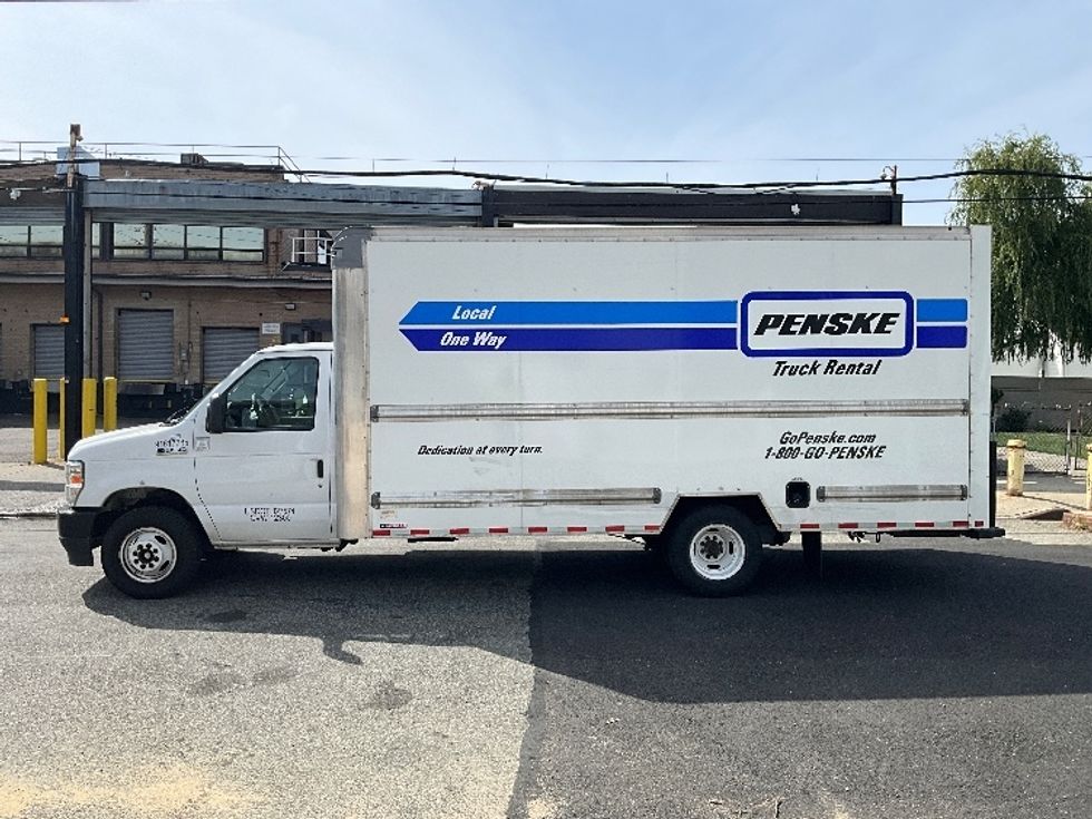 Light Duty Box Truck-Light and Medium Duty Trucks-Ford-2021-E350-Jamaica-NY-113,030\n\t\tmiles-$ 25,000 - Image 4