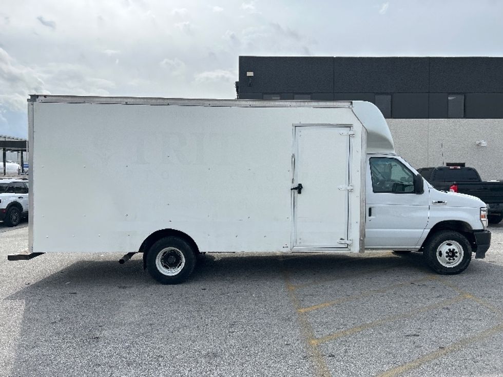 Light Duty Box Truck-Light and Medium Duty Trucks-Ford-2021-E350-Katy-TX-82,557\n\t\tmiles-$ 27,250 - Image 12
