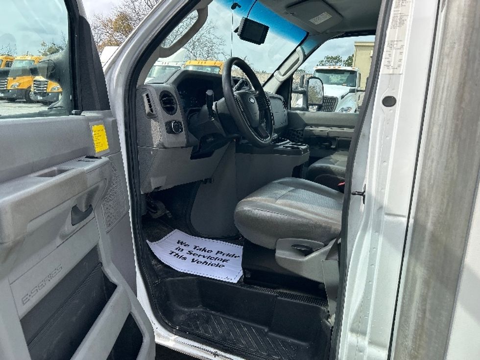 Light Duty Box Truck-Light and Medium Duty Trucks-Ford-2021-E350-Katy-TX-82,557\n\t\tmiles-$ 27,250 - Image 13