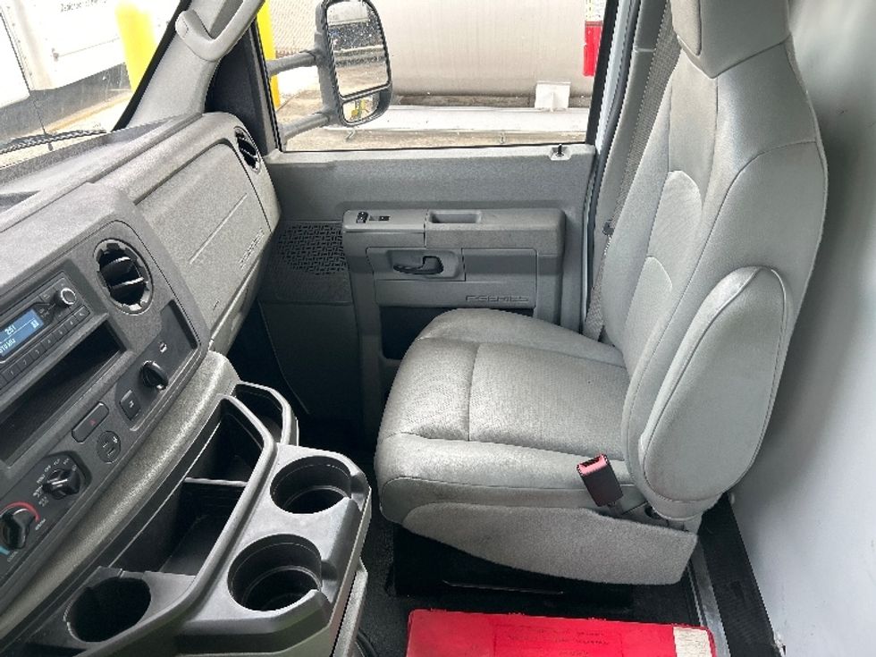 Light Duty Box Truck-Light and Medium Duty Trucks-Ford-2021-E350-Katy-TX-82,557\n\t\tmiles-$ 27,250 - Image 16