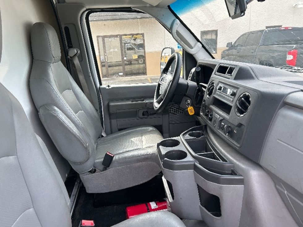 Light Duty Box Truck-Light and Medium Duty Trucks-Ford-2021-E350-Katy-TX-82,557\n\t\tmiles-$ 27,250 - Image 19