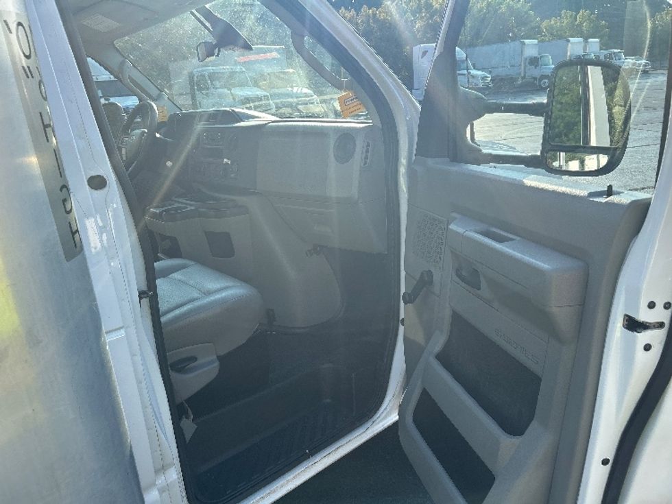 Light Duty Box Truck-Light and Medium Duty Trucks-Ford-2021-E350-Kennesaw-GA-108,791\n\t\tmiles-$ 29,500 - Image 19