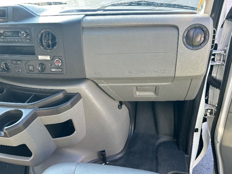 Light Duty Box Truck-Light and Medium Duty Trucks-Ford-2021-E350-Kennesaw-GA-108,791\n\t\tmiles-$ 29,500 - Image 20