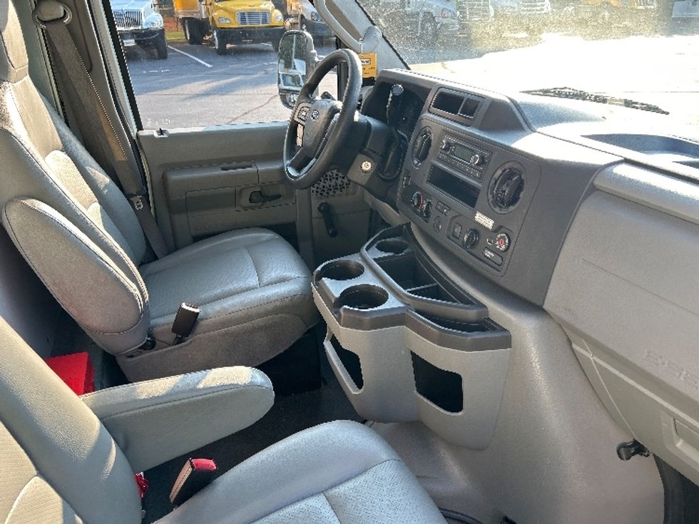 Light Duty Box Truck-Light and Medium Duty Trucks-Ford-2021-E350-Kennesaw-GA-108,791\n\t\tmiles-$ 29,500 - Image 21