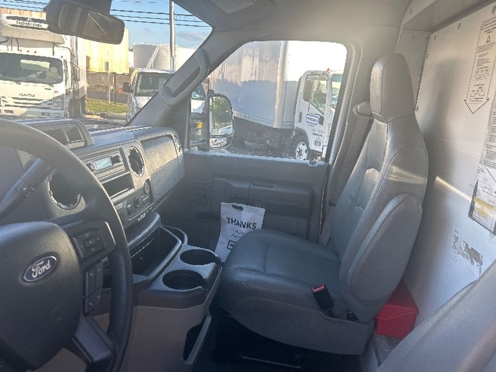 Light Duty Box Truck-Light and Medium Duty Trucks-Ford-2021-E350-Linden-NJ-107,437\n\t\tmiles-$ 26,000 - Image 17