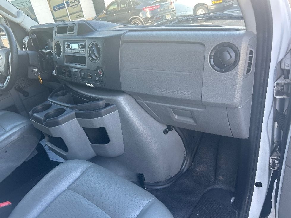 Light Duty Box Truck-Light and Medium Duty Trucks-Ford-2021-E350-Linden-NJ-107,437\n\t\tmiles-$ 26,000 - Image 19