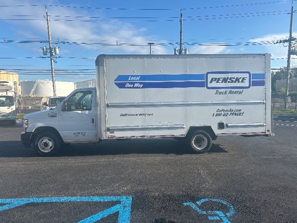 Light Duty Box Truck-Light and Medium Duty Trucks-Ford-2021-E350-Linden-NJ-107,437\n\t\tmiles-$ 26,000 - Image 4