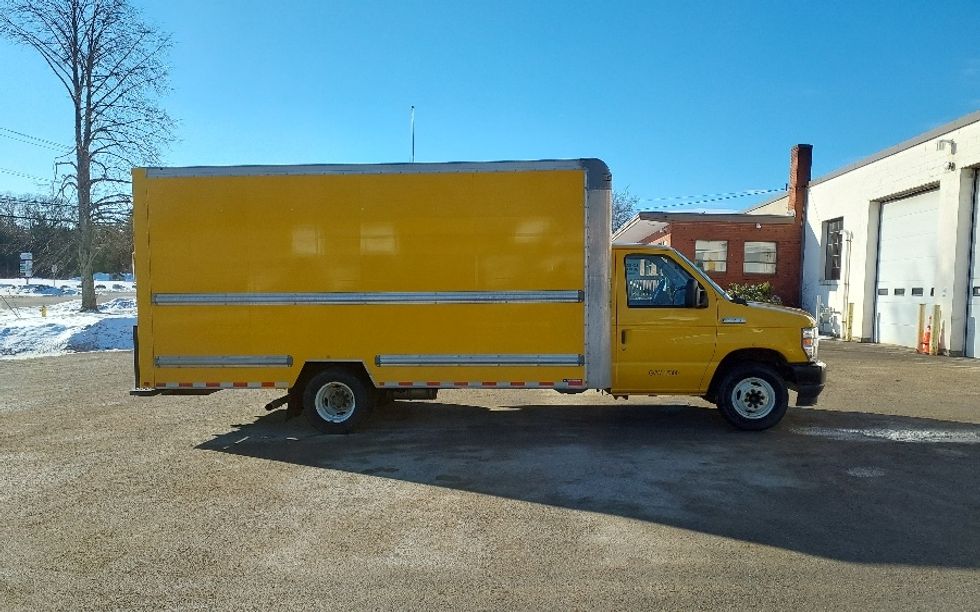 Light Duty Box Truck-Light and Medium Duty Trucks-Ford-2021-E350-Londonderry-NH-107,124\n\t\tmiles-$ 23,750 - Image 15