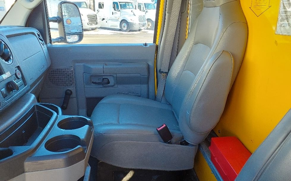 Light Duty Box Truck-Light and Medium Duty Trucks-Ford-2021-E350-Londonderry-NH-107,124\n\t\tmiles-$ 23,750 - Image 19