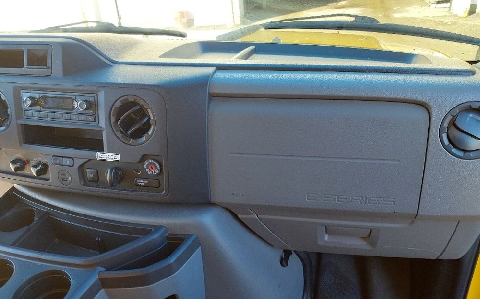 Light Duty Box Truck-Light and Medium Duty Trucks-Ford-2021-E350-Londonderry-NH-107,124\n\t\tmiles-$ 23,750 - Image 21