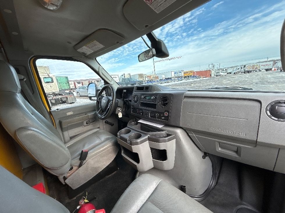 Light Duty Box Truck-Light and Medium Duty Trucks-Ford-2021-E350-Londonderry-NH-94,300\n\t\tmiles-$ 25,250 - Image 21