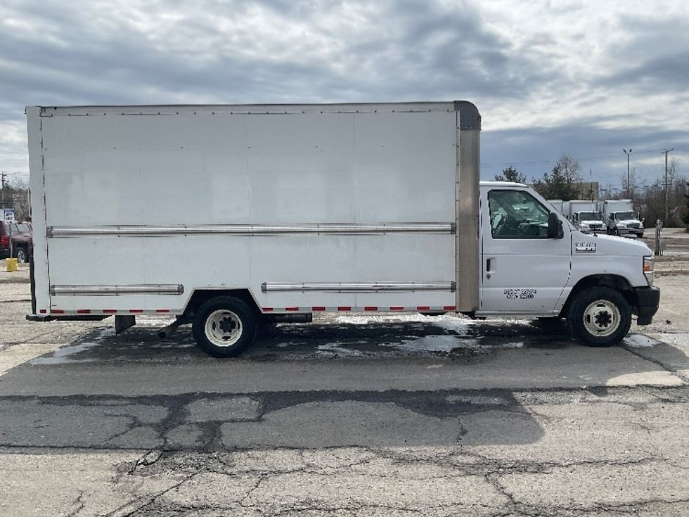 Light Duty Box Truck-Light and Medium Duty Trucks-Ford-2021-E350-Londonderry-NH-99,562\n\t\tmiles-$ 28,000 - Image 15