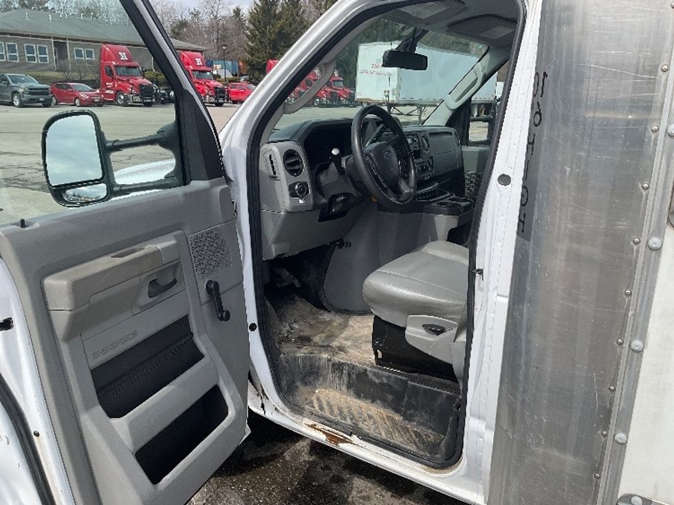 Light Duty Box Truck-Light and Medium Duty Trucks-Ford-2021-E350-Londonderry-NH-99,562\n\t\tmiles-$ 28,000 - Image 16