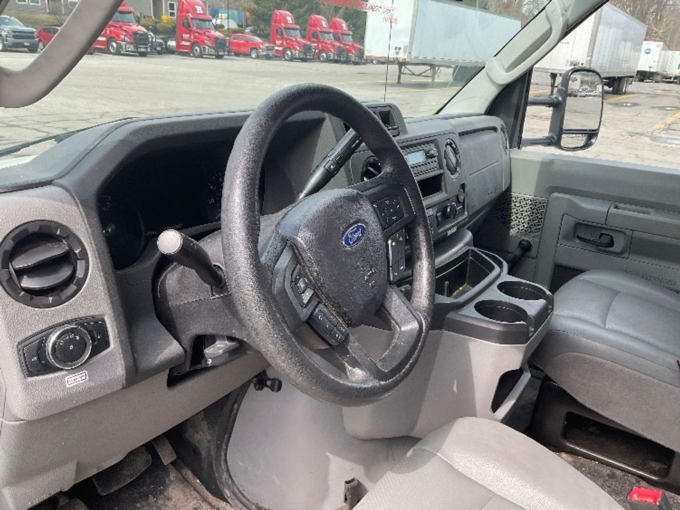 Light Duty Box Truck-Light and Medium Duty Trucks-Ford-2021-E350-Londonderry-NH-99,562\n\t\tmiles-$ 28,000 - Image 17