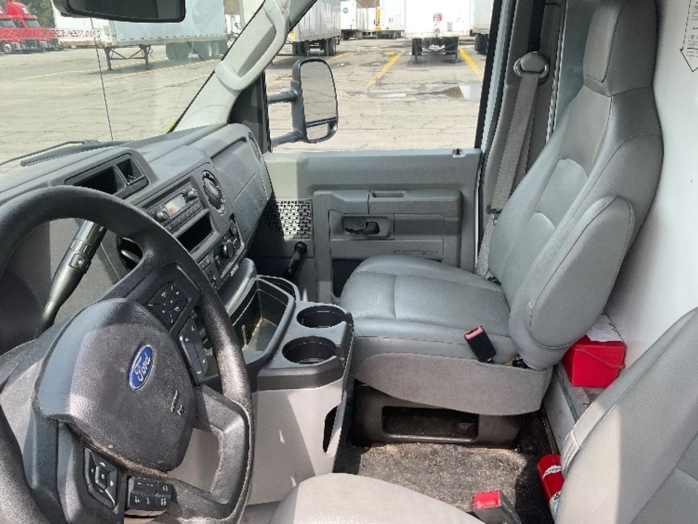 Light Duty Box Truck-Light and Medium Duty Trucks-Ford-2021-E350-Londonderry-NH-99,562\n\t\tmiles-$ 28,000 - Image 19