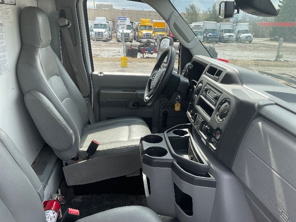 Light Duty Box Truck-Light and Medium Duty Trucks-Ford-2021-E350-Londonderry-NH-99,562\n\t\tmiles-$ 28,000 - Image 22