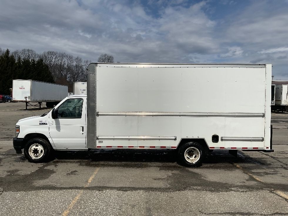 Light Duty Box Truck-Light and Medium Duty Trucks-Ford-2021-E350-Londonderry-NH-99,562\n\t\tmiles-$ 28,000 - Image 4
