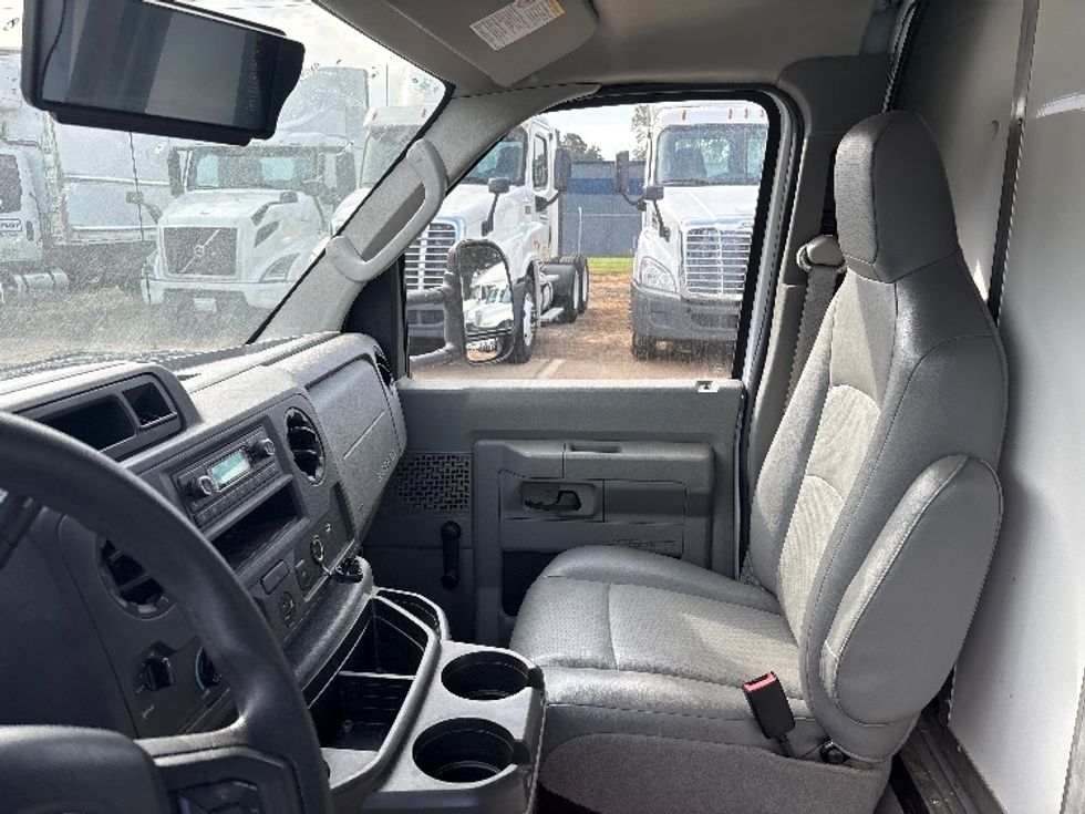 Light Duty Box Truck-Light and Medium Duty Trucks-Ford-2021-E350-Mebane-NC-98,762\n\t\tmiles-$ 30,250 - Image 19