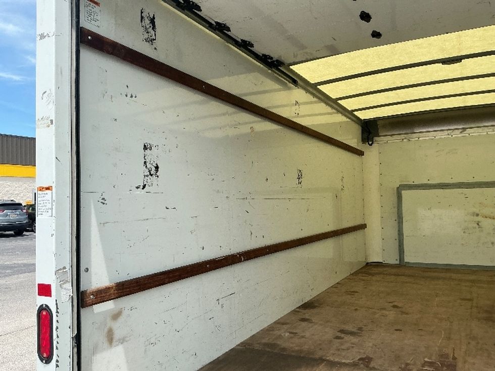Light Duty Box Truck-Light and Medium Duty Trucks-Ford-2021-E350-Miami-FL-100,497\n\t\tmiles-$ 29,000 - Image 9