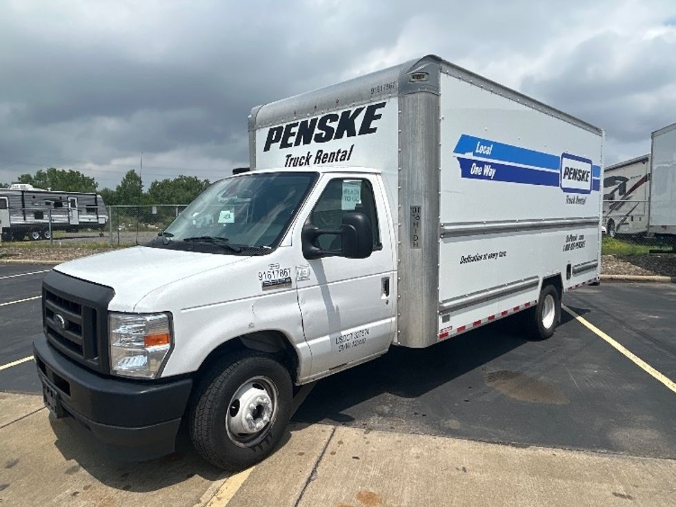 Light Duty Box Truck-Light and Medium Duty Trucks-Ford-2021-E350-Middlefield-OH-106,323\n\t\tmiles-$ 26,000 - Image 1