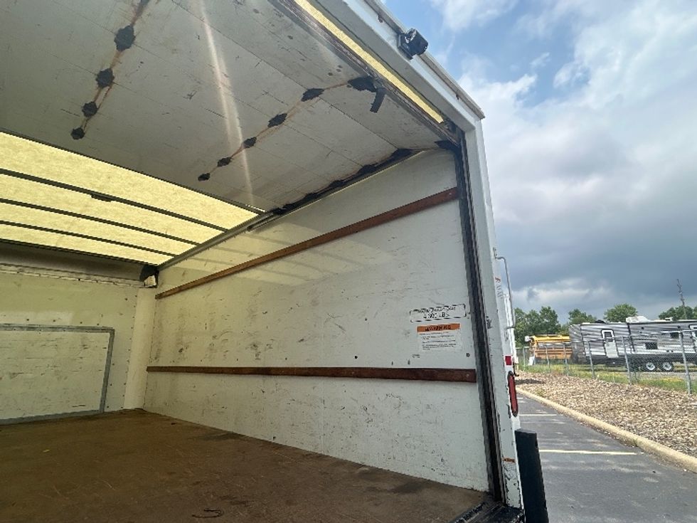 Light Duty Box Truck-Light and Medium Duty Trucks-Ford-2021-E350-Middlefield-OH-106,323\n\t\tmiles-$ 26,000 - Image 12
