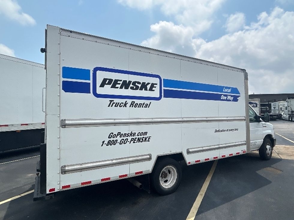 Light Duty Box Truck-Light and Medium Duty Trucks-Ford-2021-E350-Middlefield-OH-106,323\n\t\tmiles-$ 26,000 - Image 13