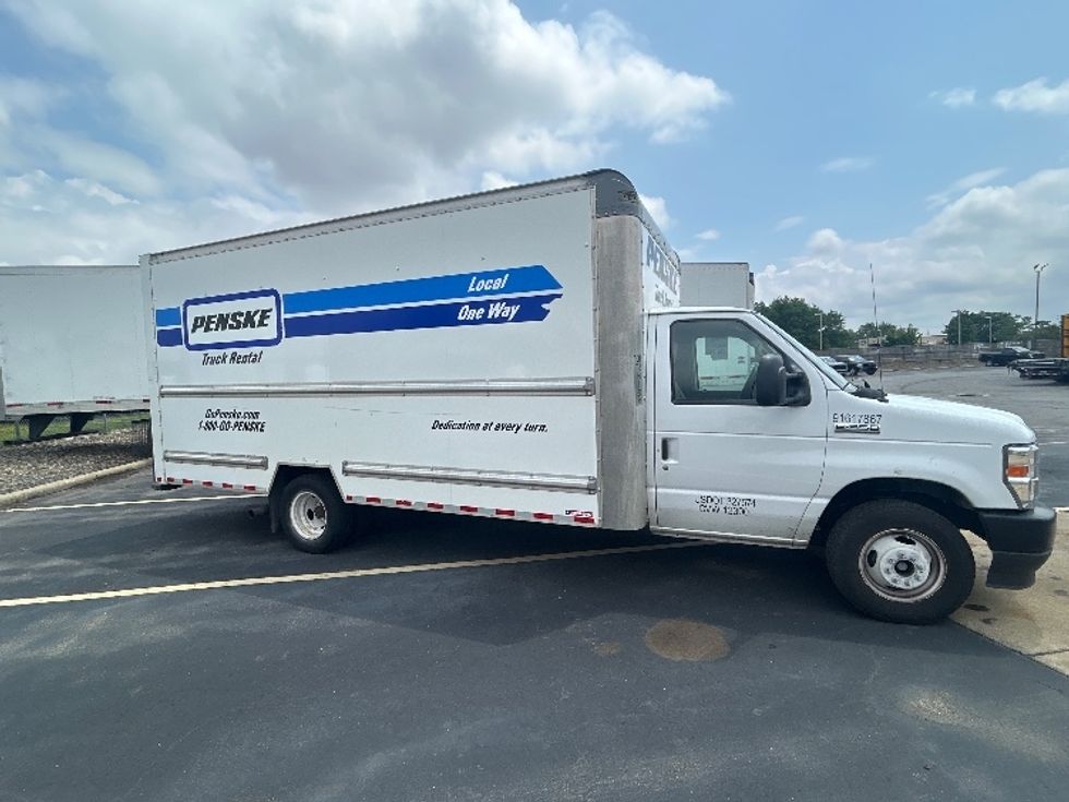 Light Duty Box Truck-Light and Medium Duty Trucks-Ford-2021-E350-Middlefield-OH-106,323\n\t\tmiles-$ 26,000 - Image 15