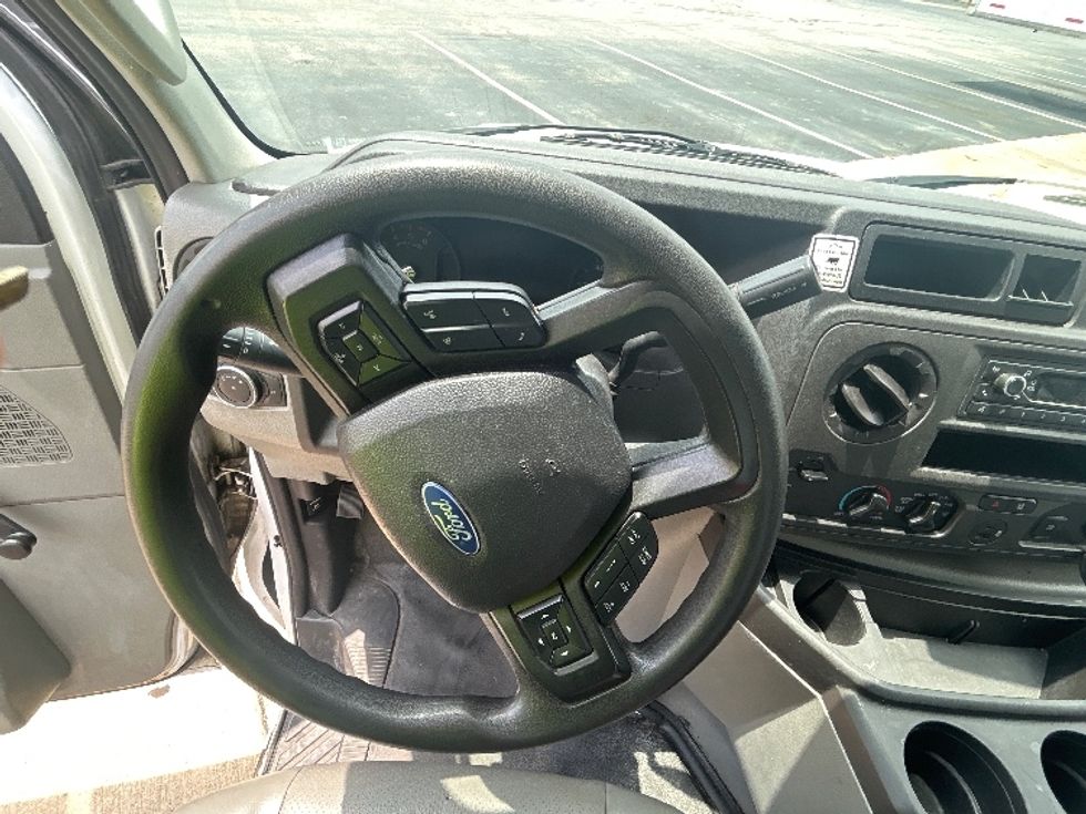 Light Duty Box Truck-Light and Medium Duty Trucks-Ford-2021-E350-Middlefield-OH-106,323\n\t\tmiles-$ 26,000 - Image 18