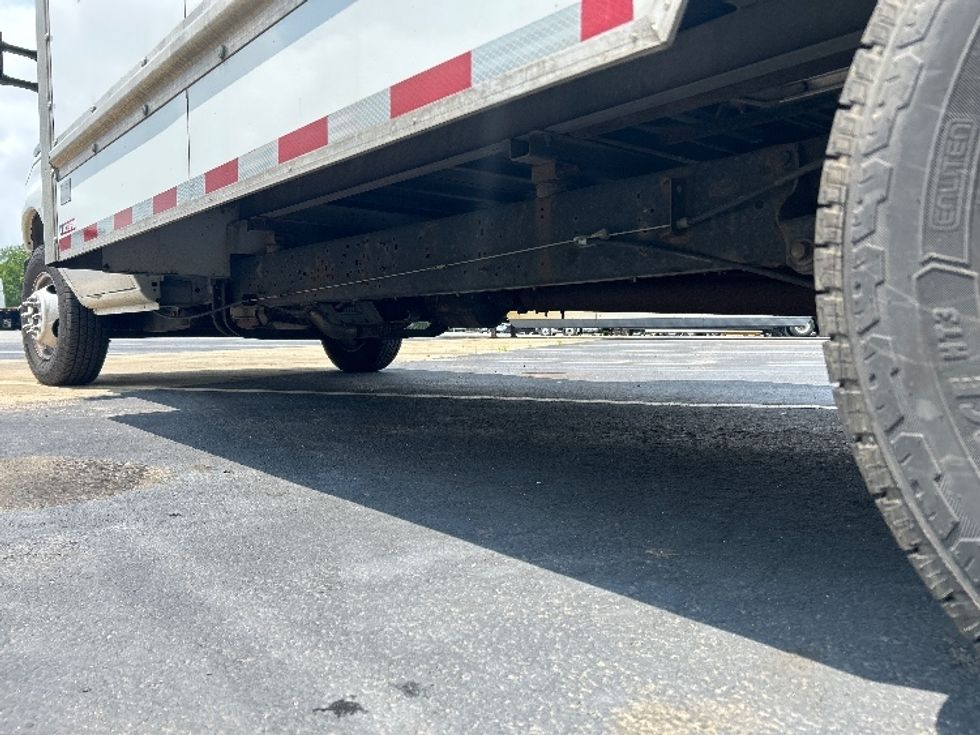 Light Duty Box Truck-Light and Medium Duty Trucks-Ford-2021-E350-Middlefield-OH-106,323\n\t\tmiles-$ 26,000 - Image 5