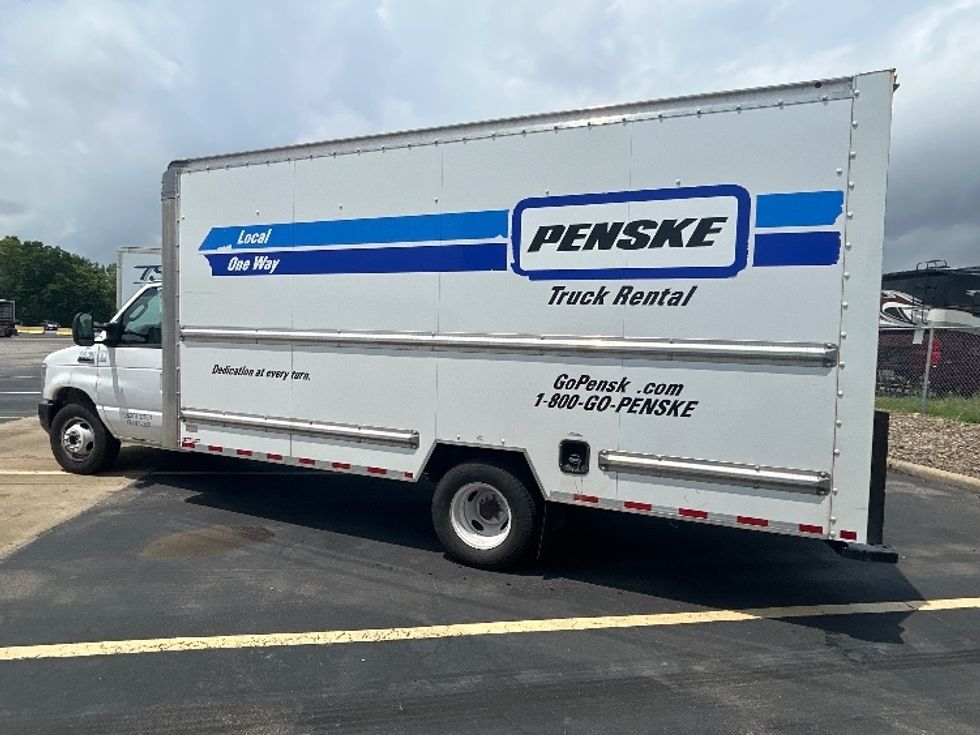 Light Duty Box Truck-Light and Medium Duty Trucks-Ford-2021-E350-Middlefield-OH-106,323\n\t\tmiles-$ 26,000 - Image 6