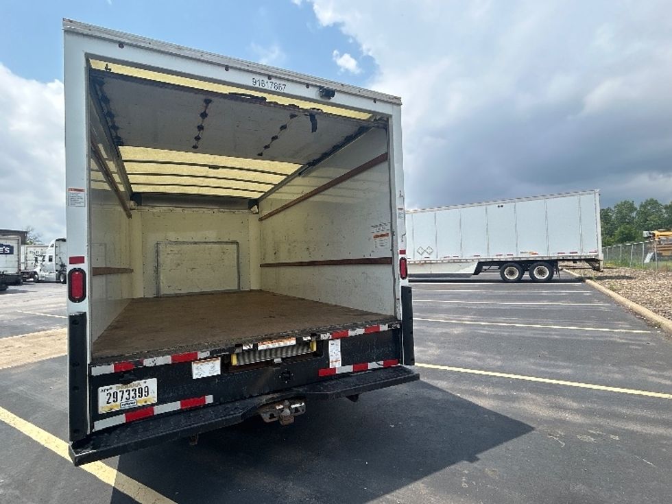 Light Duty Box Truck-Light and Medium Duty Trucks-Ford-2021-E350-Middlefield-OH-106,323\n\t\tmiles-$ 26,000 - Image 9