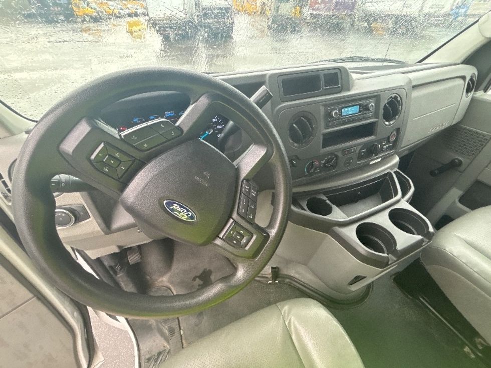 Light Duty Box Truck-Light and Medium Duty Trucks-Ford-2021-E350-Middlefield-OH-106,779\n\t\tmiles-$ 27,500 - Image 17
