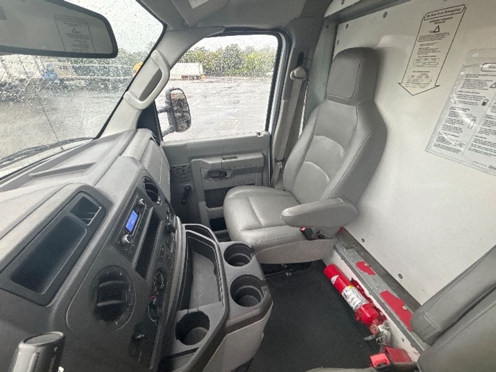 Light Duty Box Truck-Light and Medium Duty Trucks-Ford-2021-E350-Middlefield-OH-106,779\n\t\tmiles-$ 27,500 - Image 18