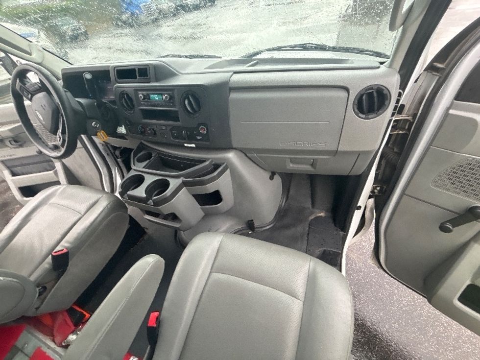 Light Duty Box Truck-Light and Medium Duty Trucks-Ford-2021-E350-Middlefield-OH-106,779\n\t\tmiles-$ 27,500 - Image 20