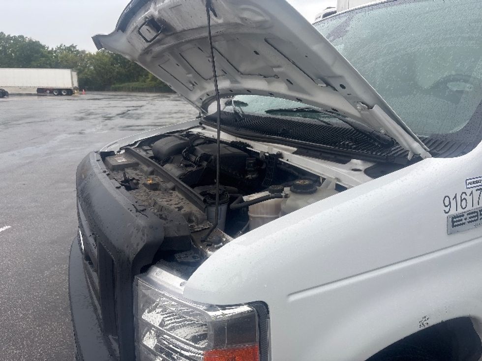 Light Duty Box Truck-Light and Medium Duty Trucks-Ford-2021-E350-Middlefield-OH-106,779\n\t\tmiles-$ 27,500 - Image 23