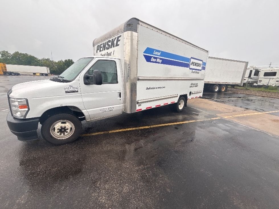 Light Duty Box Truck-Light and Medium Duty Trucks-Ford-2021-E350-Middlefield-OH-106,779\n\t\tmiles-$ 27,500 - Image 4