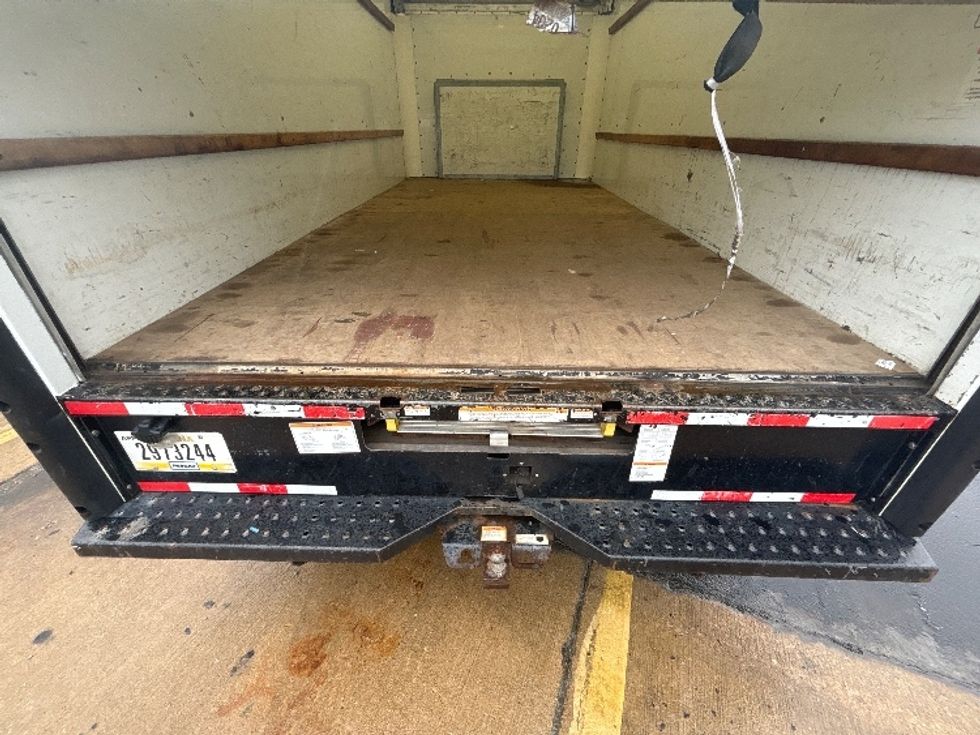Light Duty Box Truck-Light and Medium Duty Trucks-Ford-2021-E350-Middlefield-OH-106,779\n\t\tmiles-$ 27,500 - Image 9